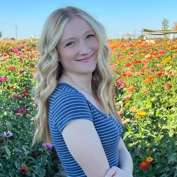 Meet your Posher, Aubrey - Picture 1 of 1